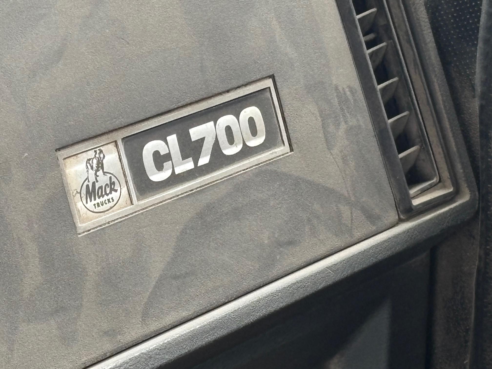 1995 MACK CL713 - Image 21